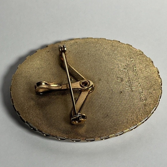 Hallmark Mini Gallery 1973 Vintage Charmer Cameo "Christmas‎ Is Fun" - Picture 3 of 7